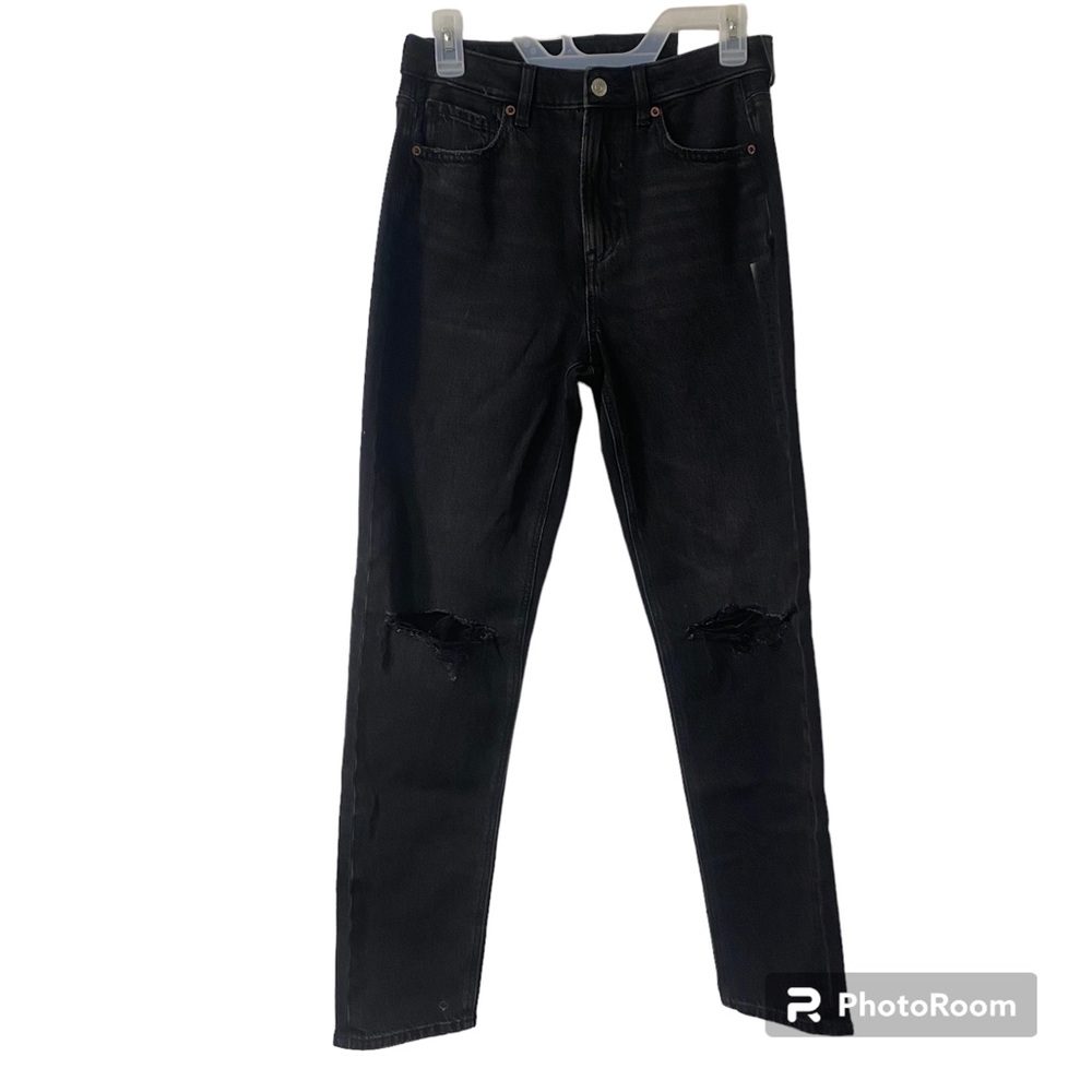 American Eagle women’s black Mom jean size 4